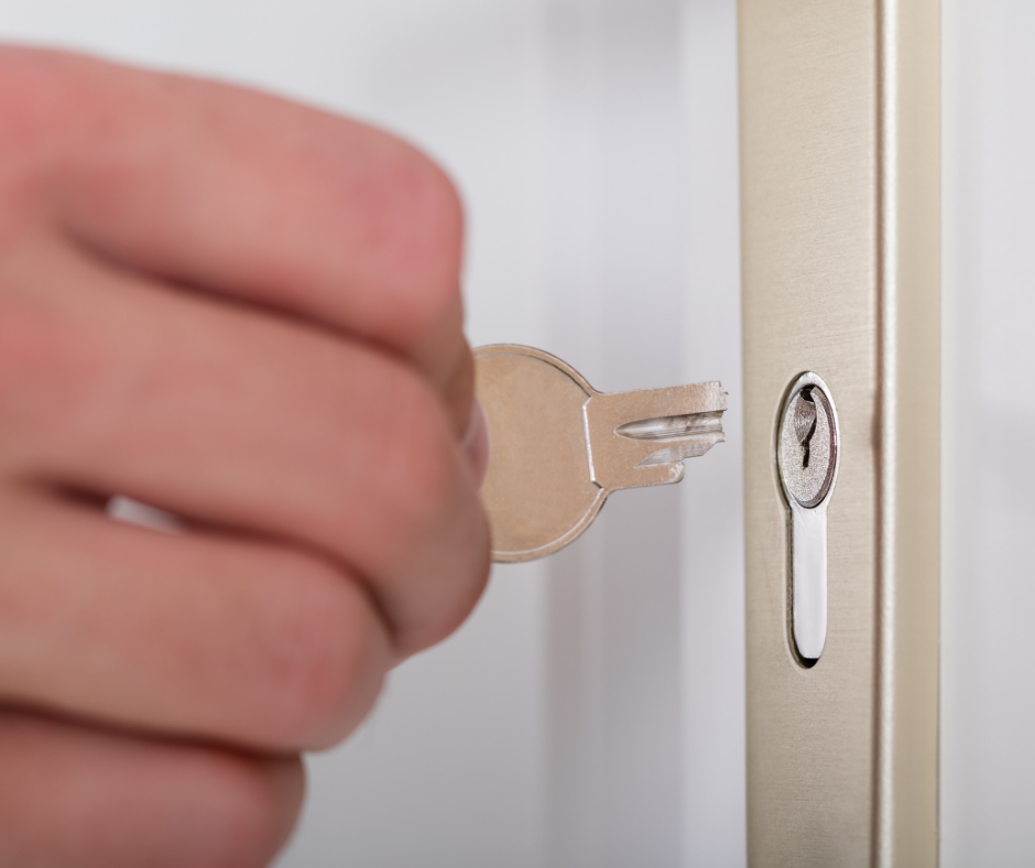 broken-key-in-door milwaukee automotive locksmith 